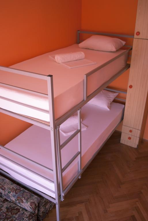 Universe Hostel Skopje Zimmer foto